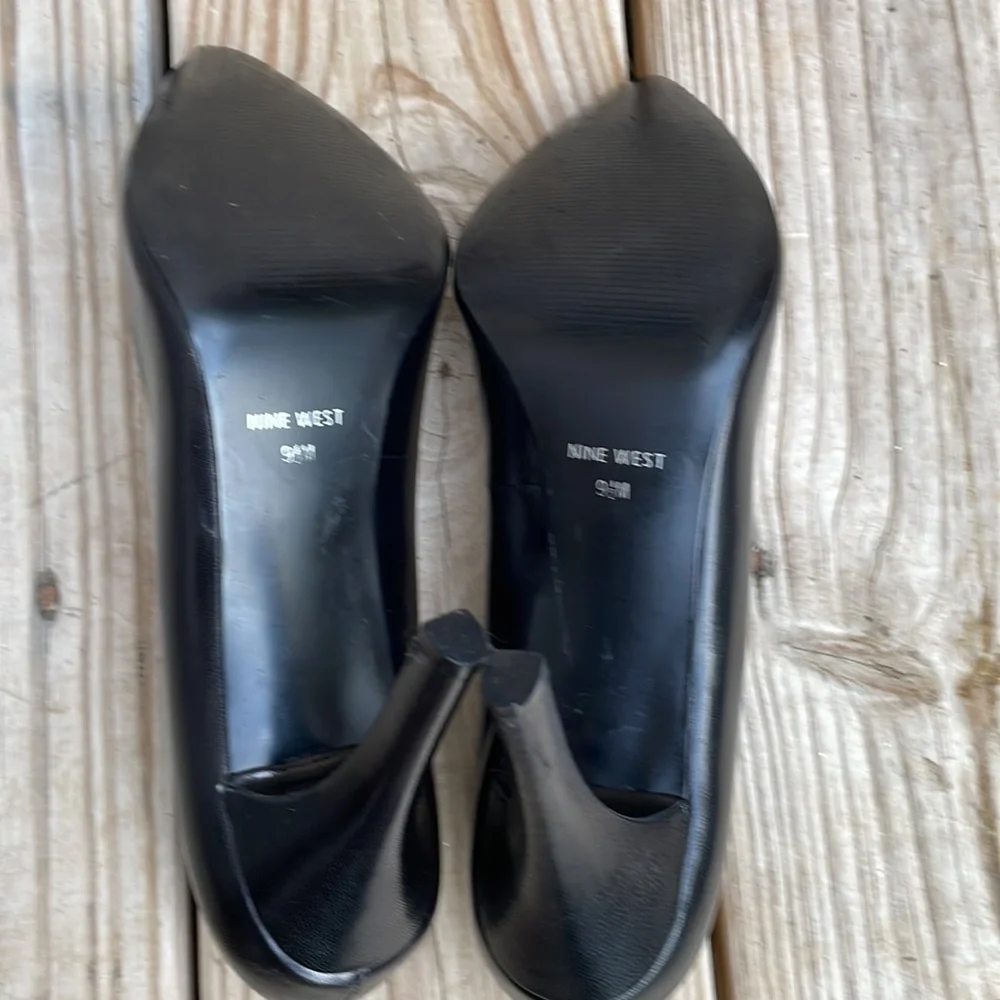 NINE WEST 